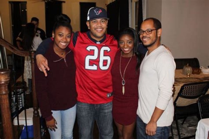 
Does Simone Ashley Have A Sister? Everything To Know About Her Heritage And Family Background 