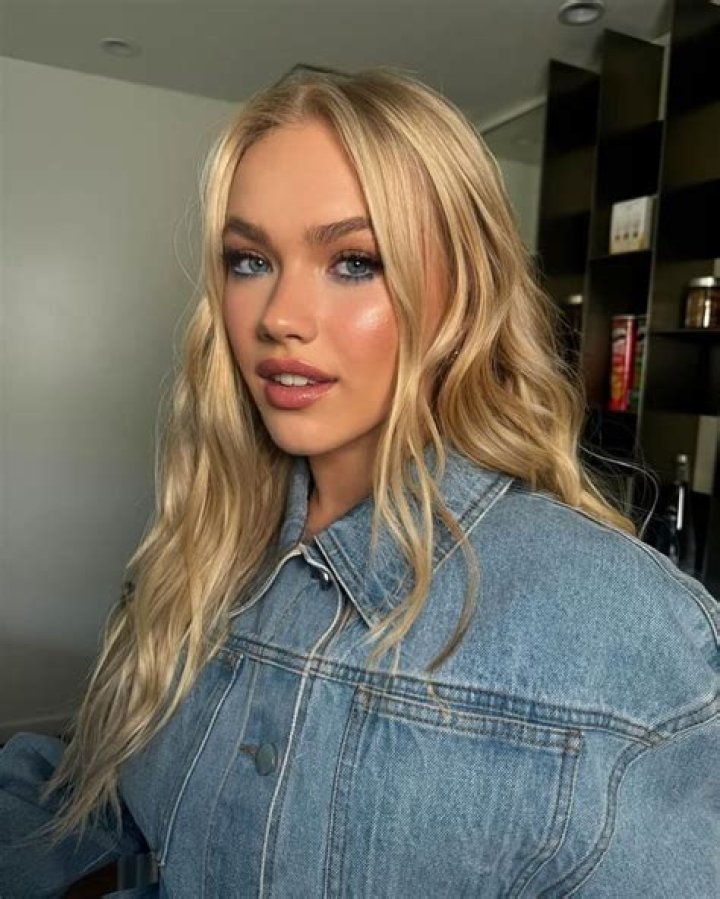 Nina Skye Height, Weight, Net Worth, Age, Birthday, Wikipedia, Who, Instagram, Biography