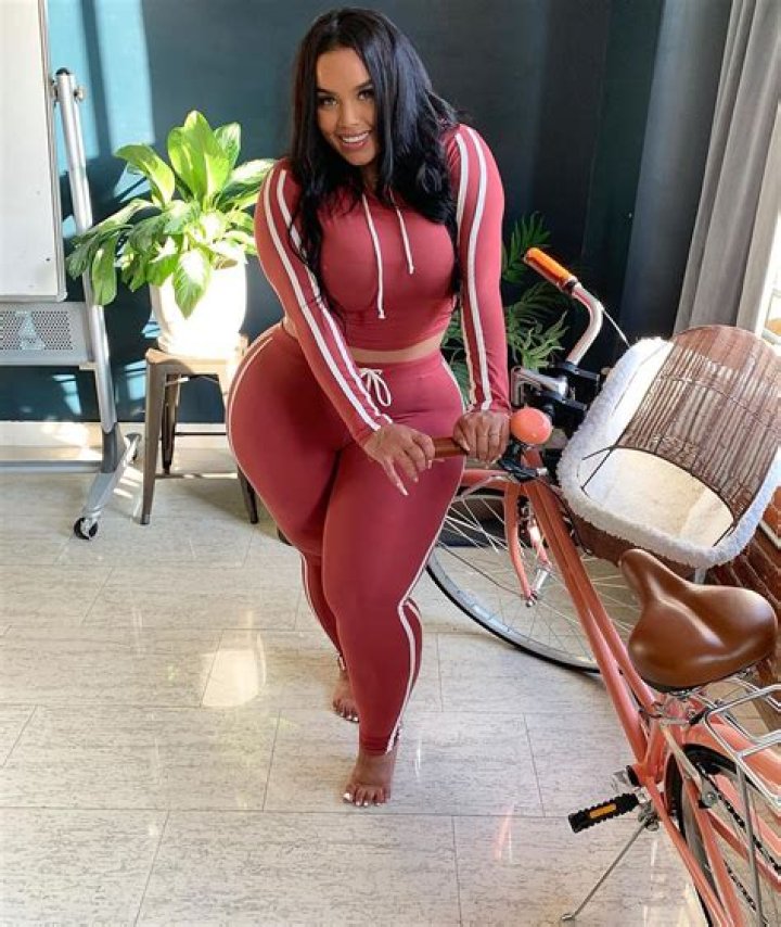 Raven Elyse Height, Weight, Net Worth, Age, Birthday, Wikipedia, Who, Nationality, Biography