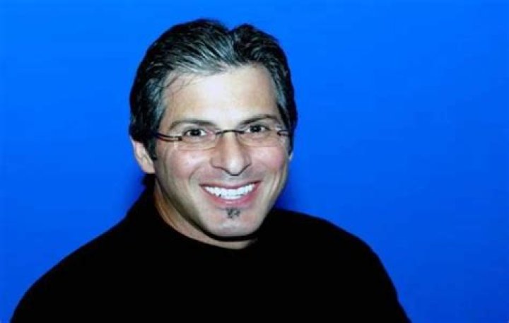 Robert Paradero Height, Weight, Net Worth, Age, Birthday, Wikipedia, Who, Nationality, Biography