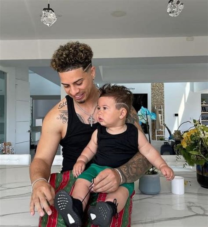 
Steel McBroom Height, Weight, Net Worth, Age, Birthday, Wikipedia, Who, Nationality, Biography 